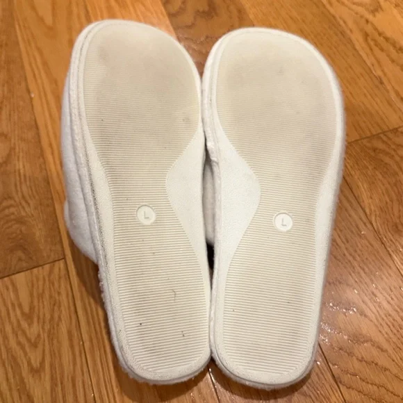 Pottery Barn Peanuts™ Slippers - Picture 5 of 5
